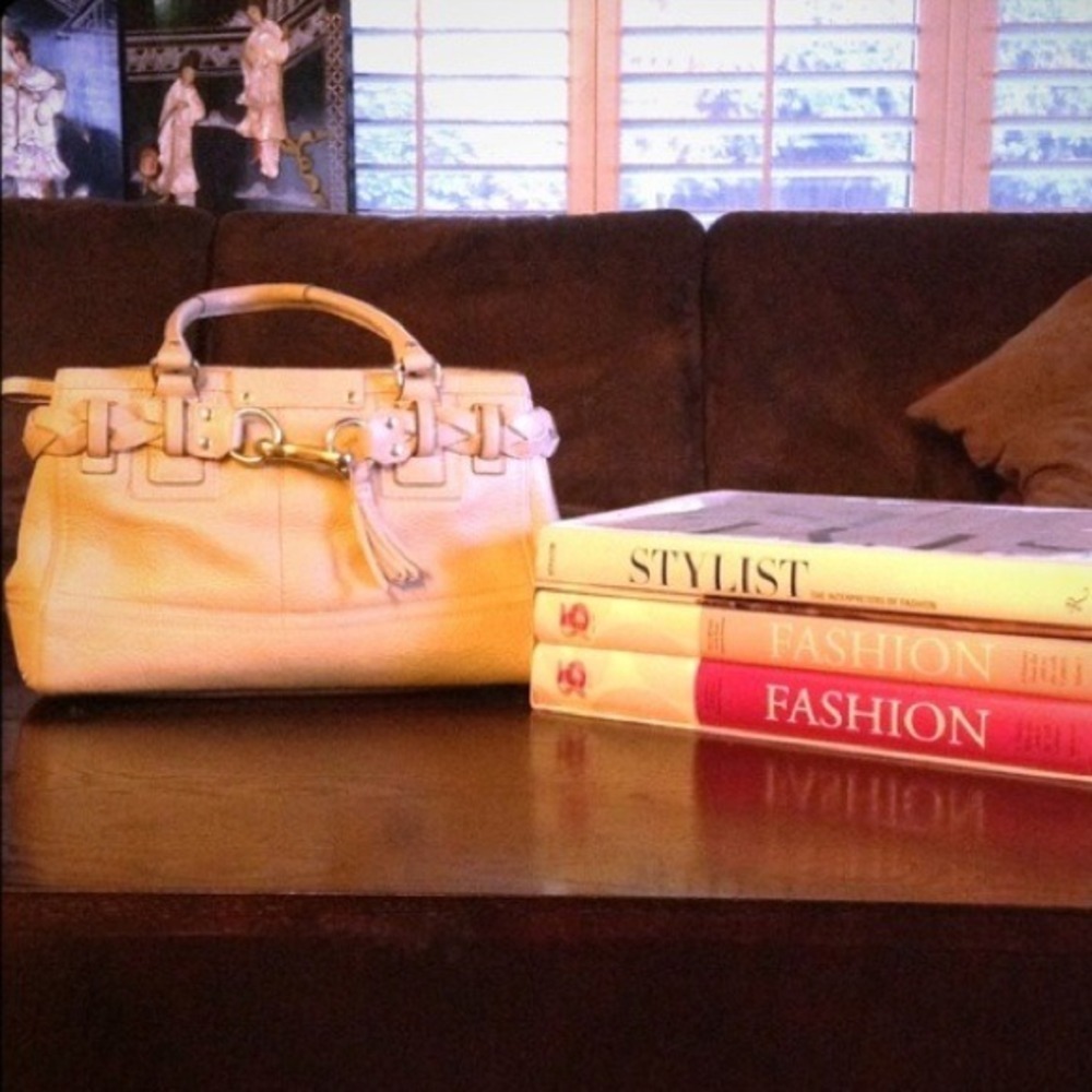 ✨SALE✨Authentic Leather Coach Handbag